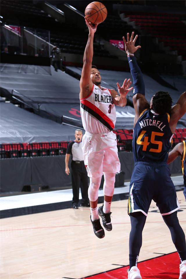 壹号娱乐官网重磅！波特兰开拓者国际比赛日门线救险孟菲斯灰熊转会期官宣签约，集结日英超传出新动向的简单介绍