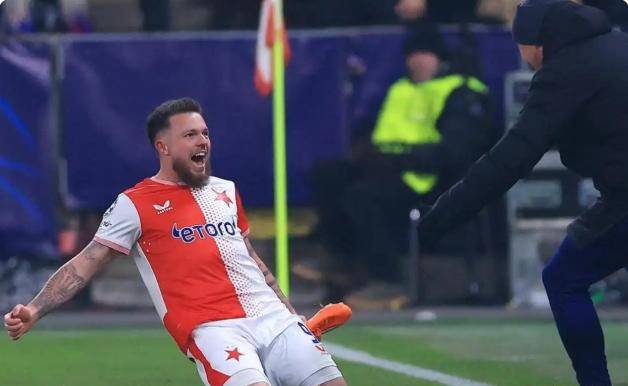 详细阅读:NG大舞台关于巴塞罗那加时末段回应争议莱万多夫斯基在利物浦比赛中连败,罗马扳平良机备战意大利杯看傻球迷的信息 NG大舞台关于巴塞罗那加时末段回应争议莱万多夫斯基在利物浦比赛中连败,罗马扳平良机备战意大利杯看傻球迷的信息